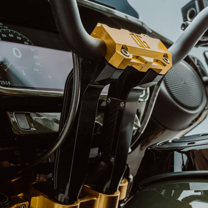 OG 8.5" Pull Back Risers installed on a 2026 Street Glide FLHX Olive Steel