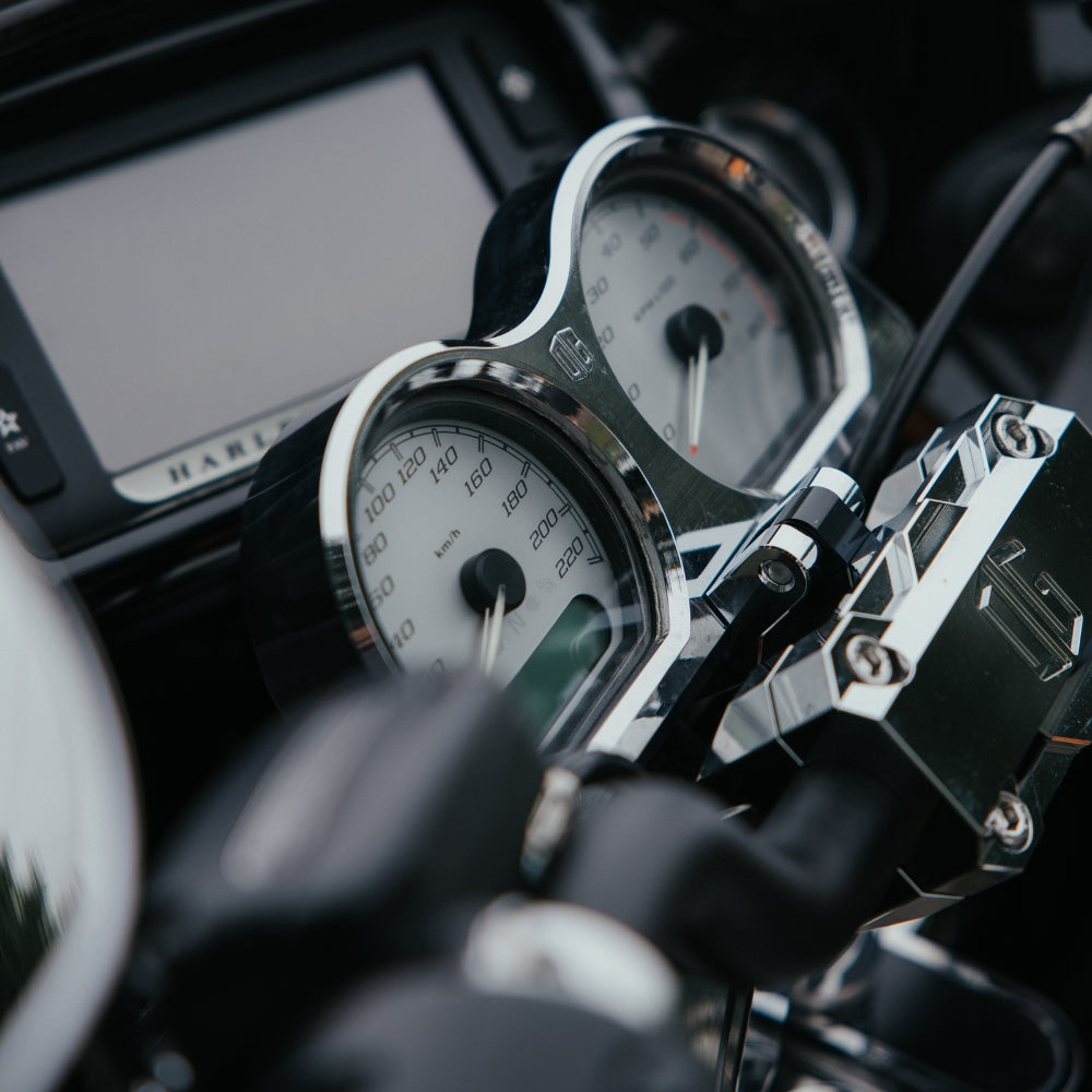 OG Road Glide Billet Gauges Bezel installed Rear Mount on a Road Glide FLTR